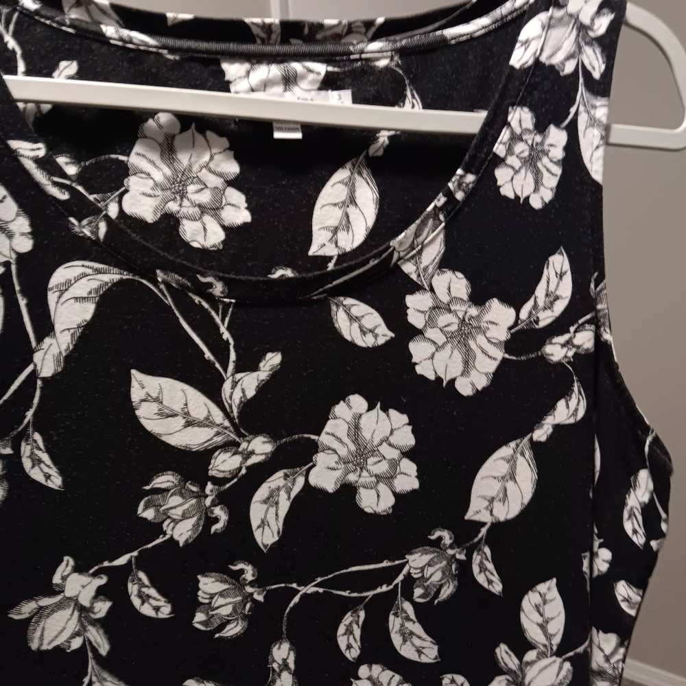 Chico's Black Floral Sleeveless Tank Top - Picture 6 of 12